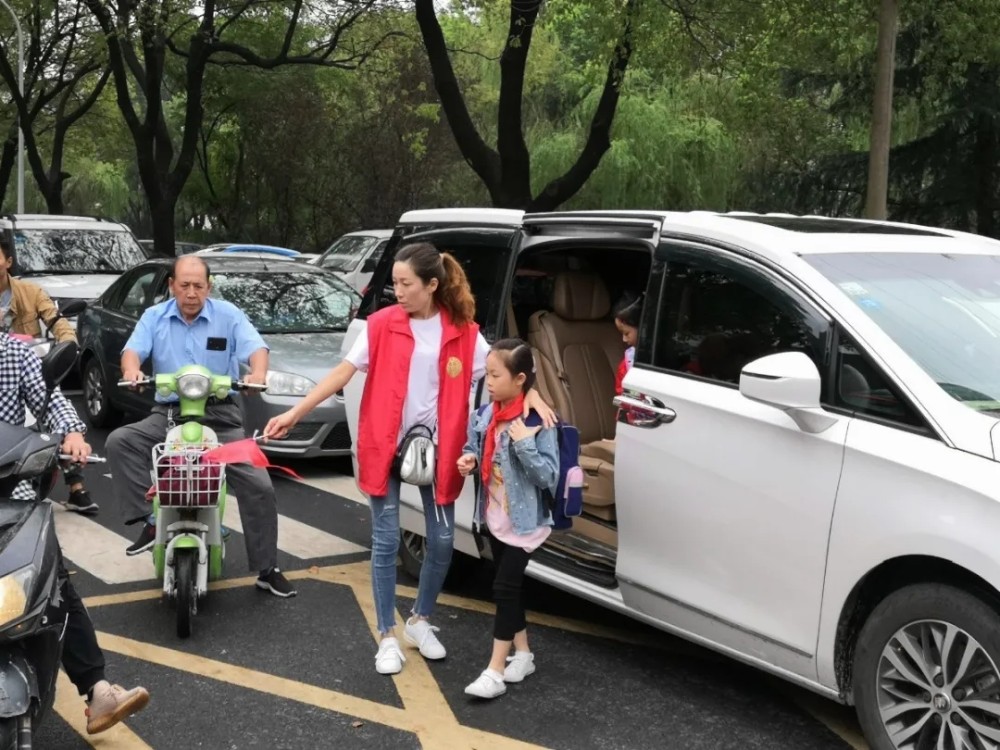 感谢有您 ——致木渎范仲淹实验小学家长志愿者